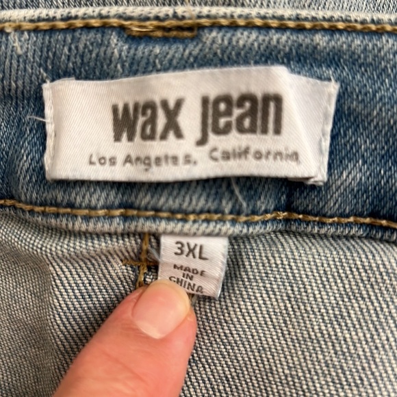 Wax Jean ladies jean shorts - Picture 6 of 6